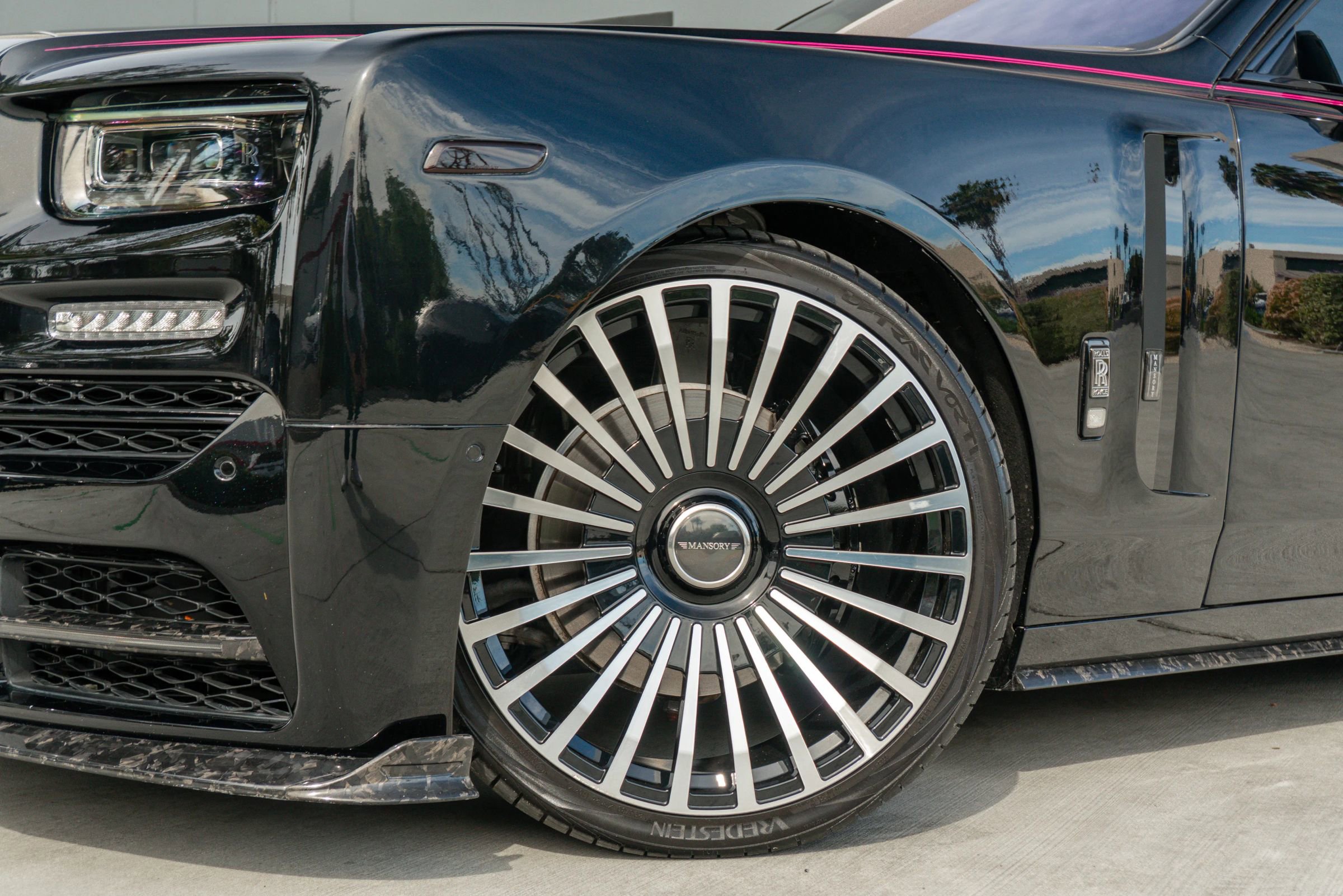 Used 2023 Rolls-Royce Phantom Sedan image 24