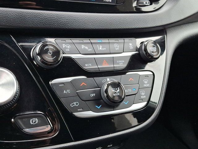 Certified 2019 Chrysler Pacifica Touring-L Plus w/ Advanced Safetytec Group FWD image 21