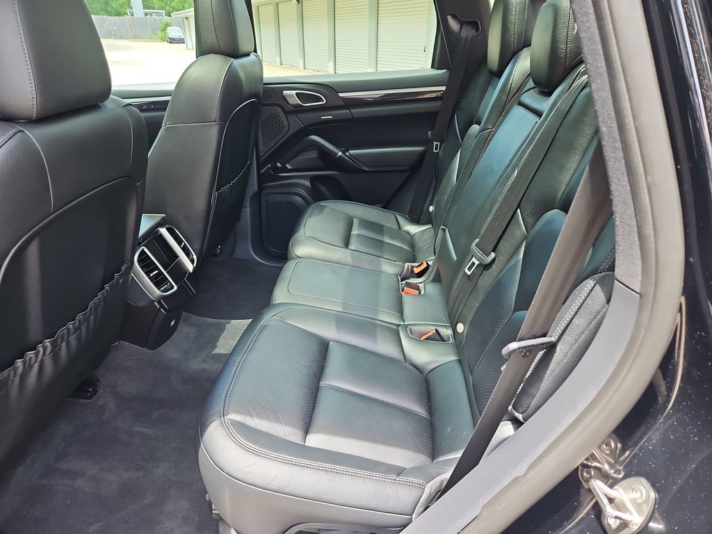 Used 2018 Porsche Cayenne AWD/4WD image 36