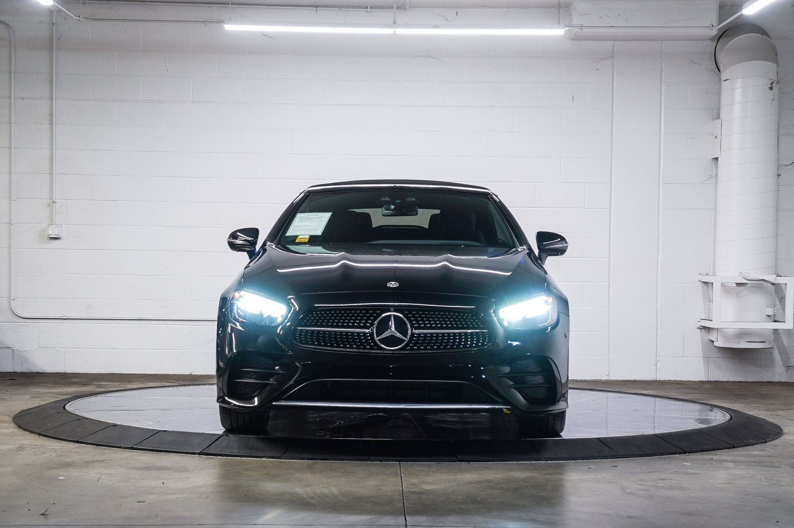 Used 2021 Mercedes-Benz E 450 Cabriolet image 3