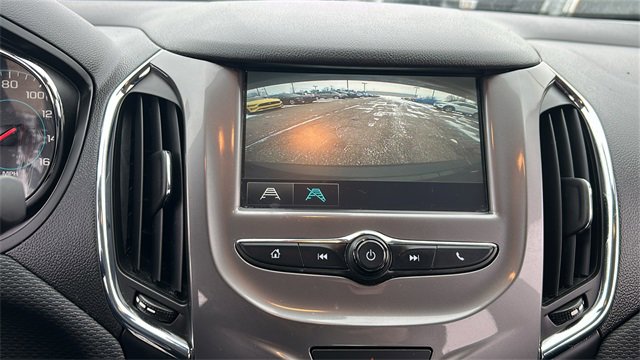 Used 2018 Chevrolet Cruze LT image 17