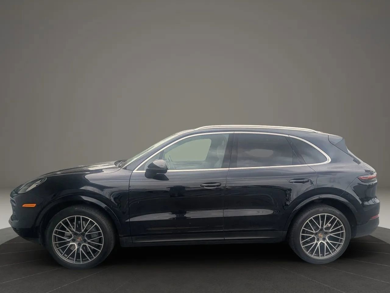 Used 2021 Porsche Cayenne S AWD/4WD image 2