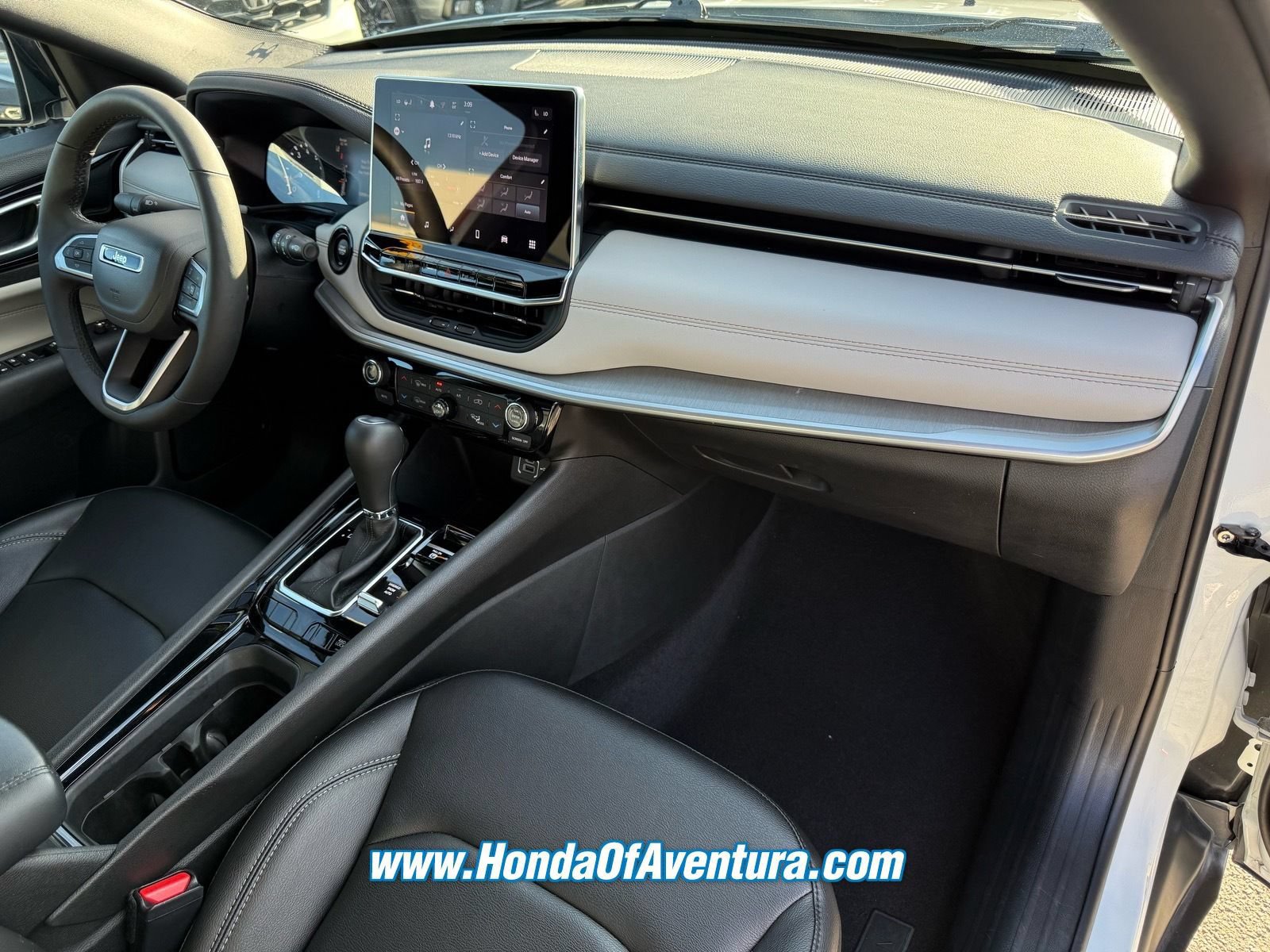 Used 2026 Jeep Compass Limited AWD/4WD image 8