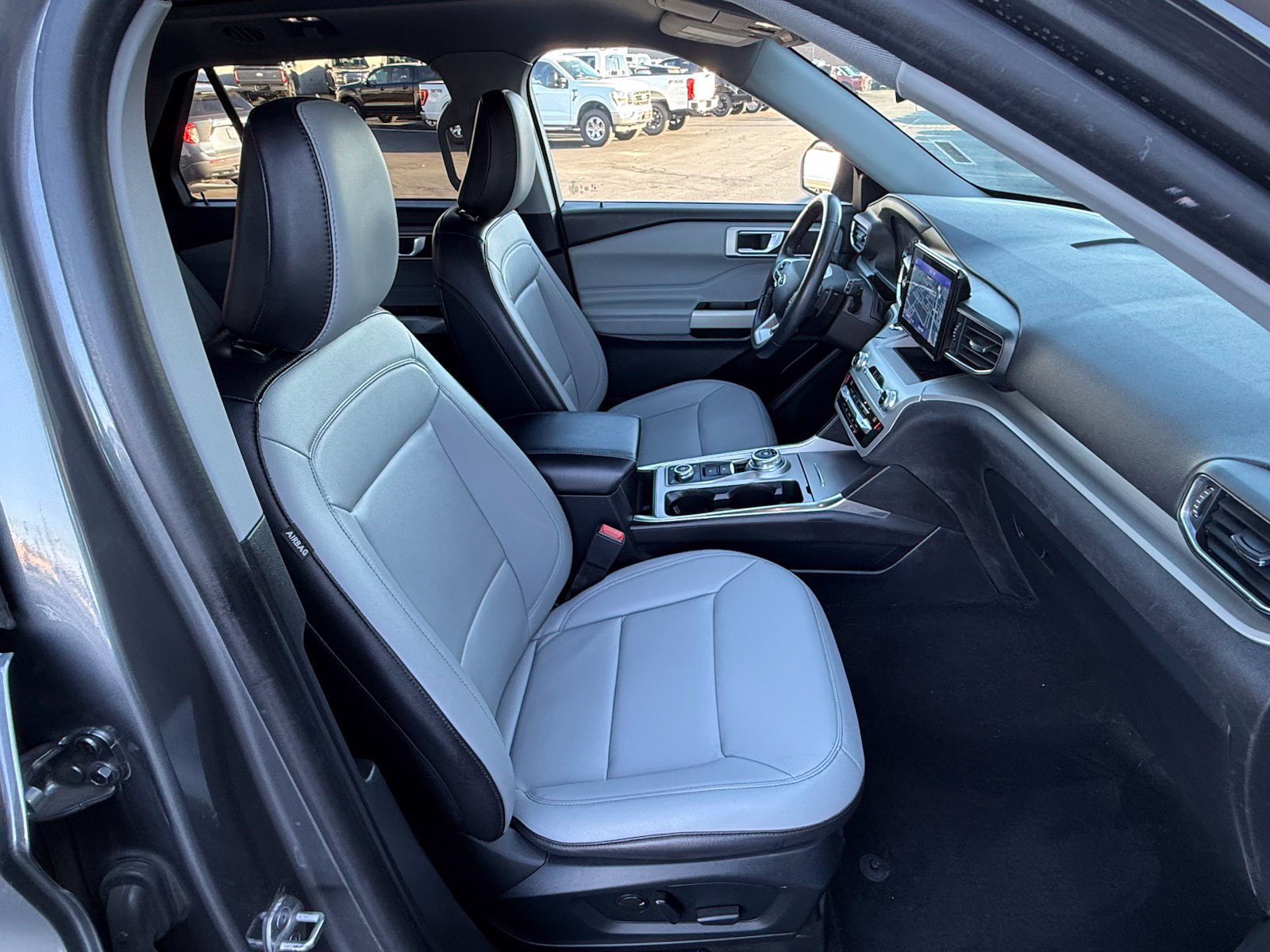 Used 2021 Ford Explorer XLT w/ Equipment Group 202A AWD/4WD image 20