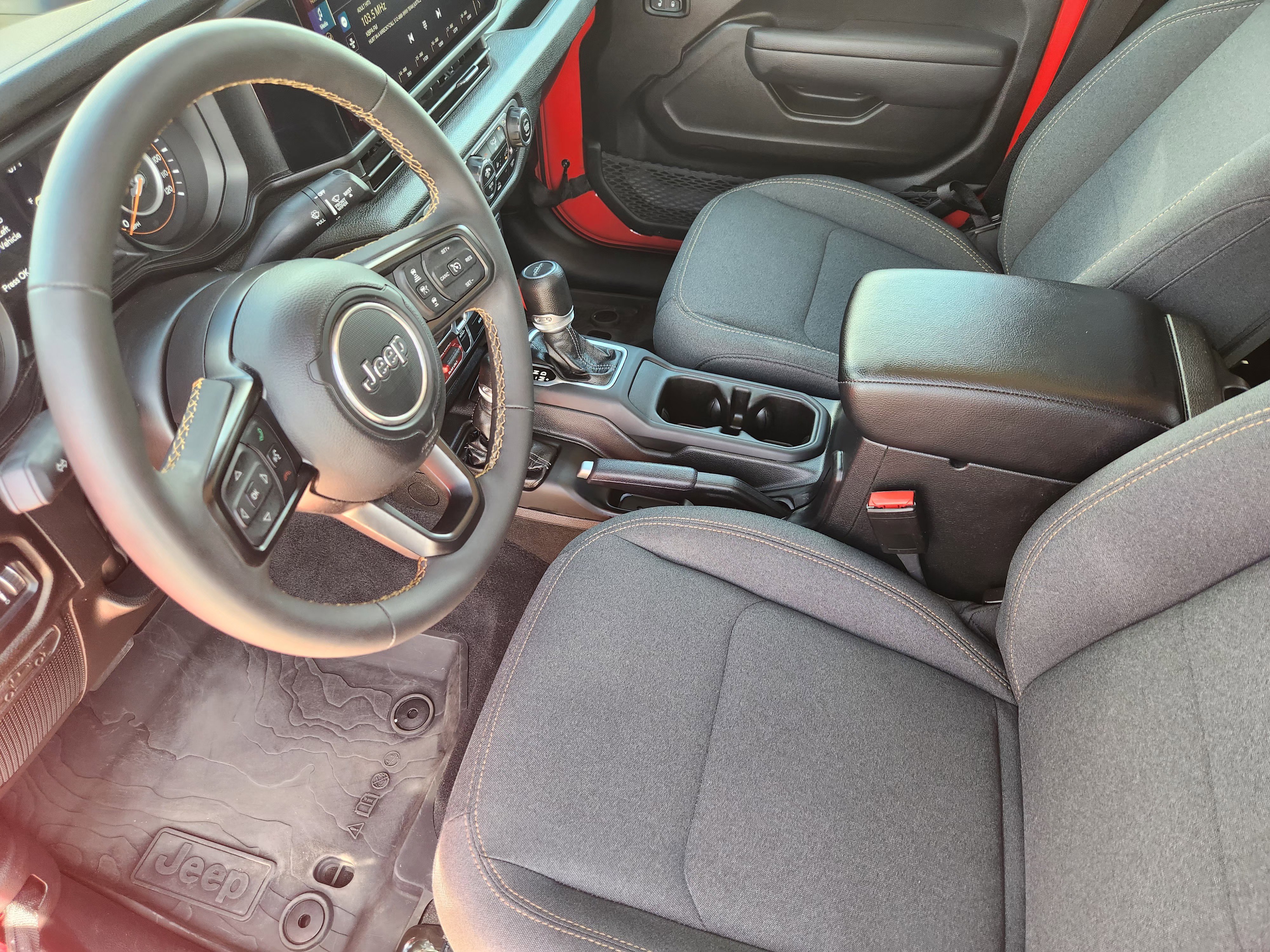 Used 2024 Jeep Gladiator Sport AWD/4WD image 15