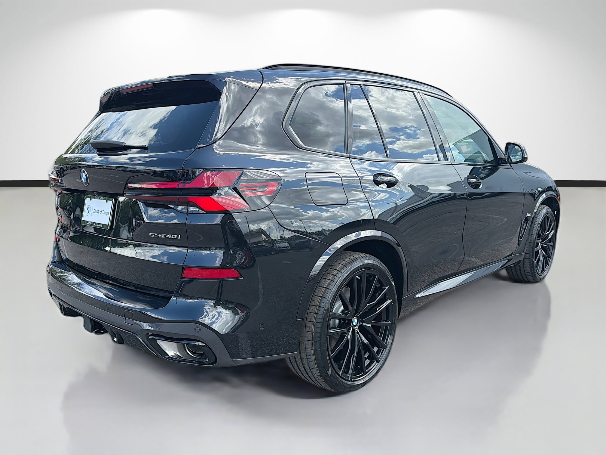 New 2026 BMW X5 sDrive40i w/ M Sport Package image 3