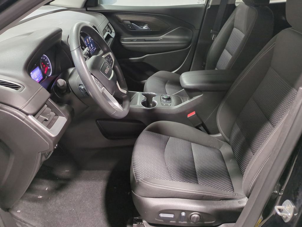 Used 2023 GMC Terrain SLE w/ Driver Convenience Package image 16