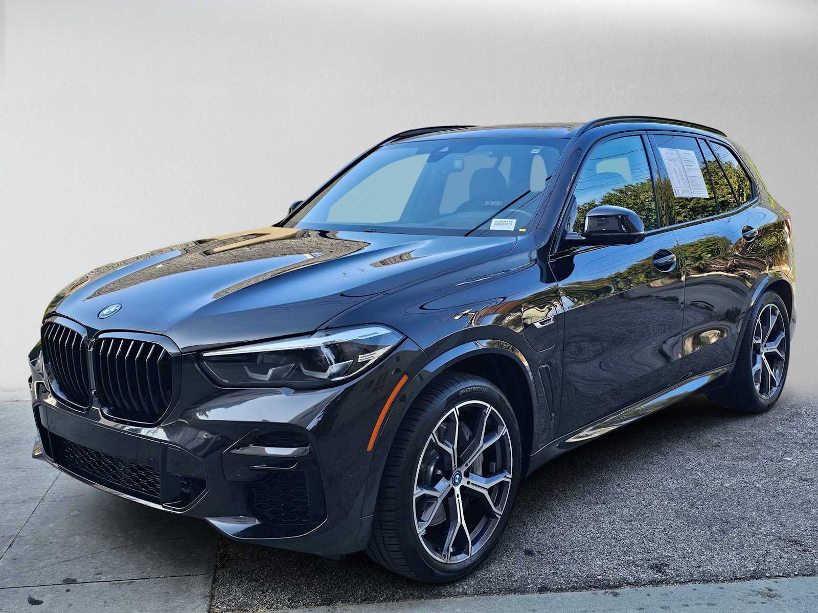 Used 2023 BMW X5 xDrive45e w/ M Sport Package AWD/4WD image 7