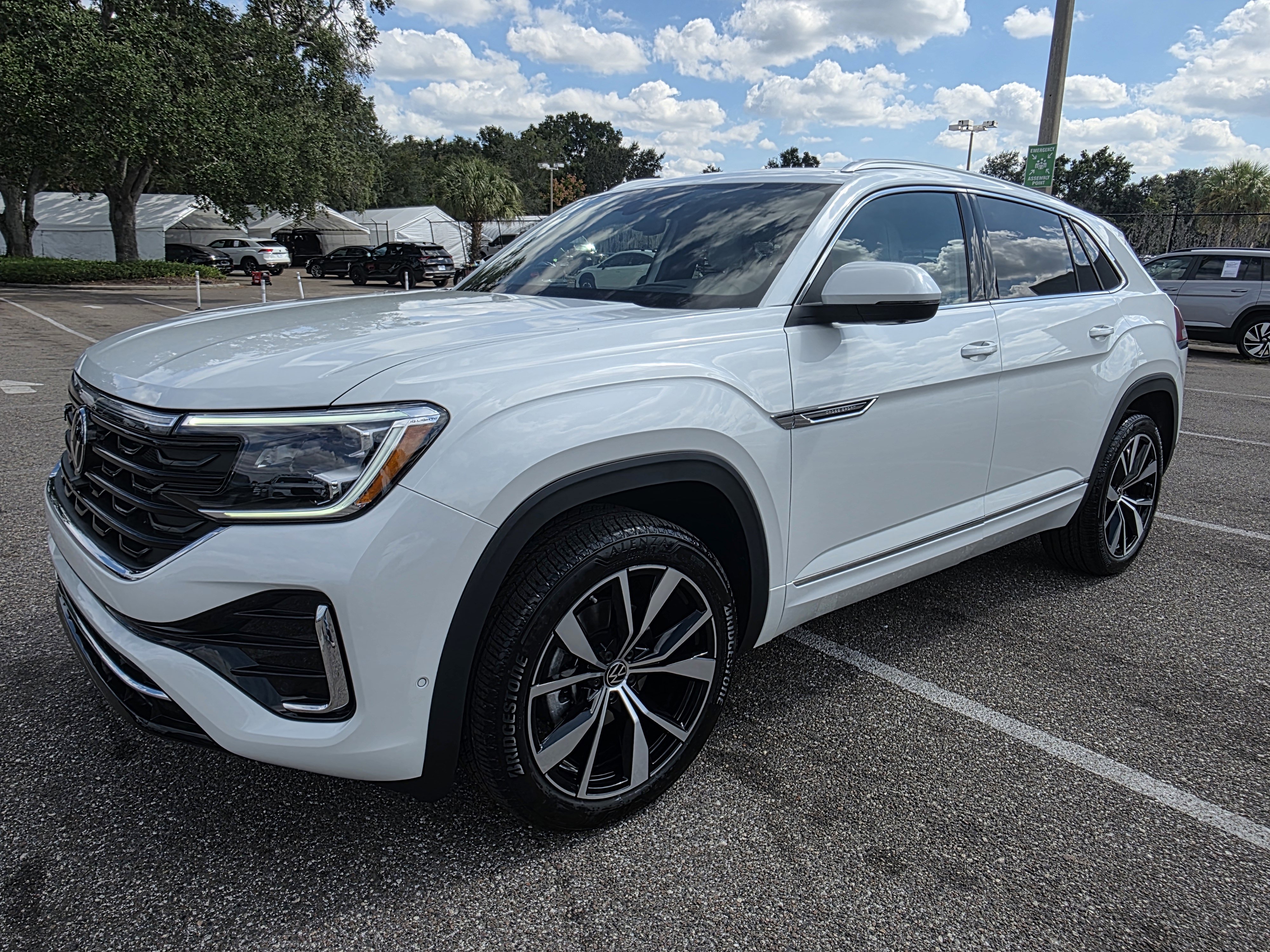 New 2026 Volkswagen Atlas Cross Sport SEL Premium R-Line image 3