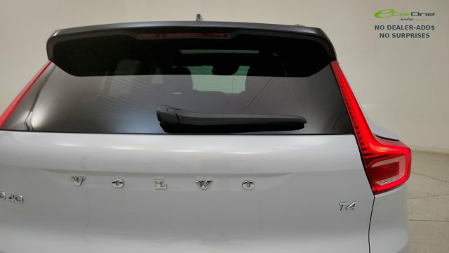 Used 2022 Volvo XC40 T4 R-Design w/ Protection Package Premier FWD image 26