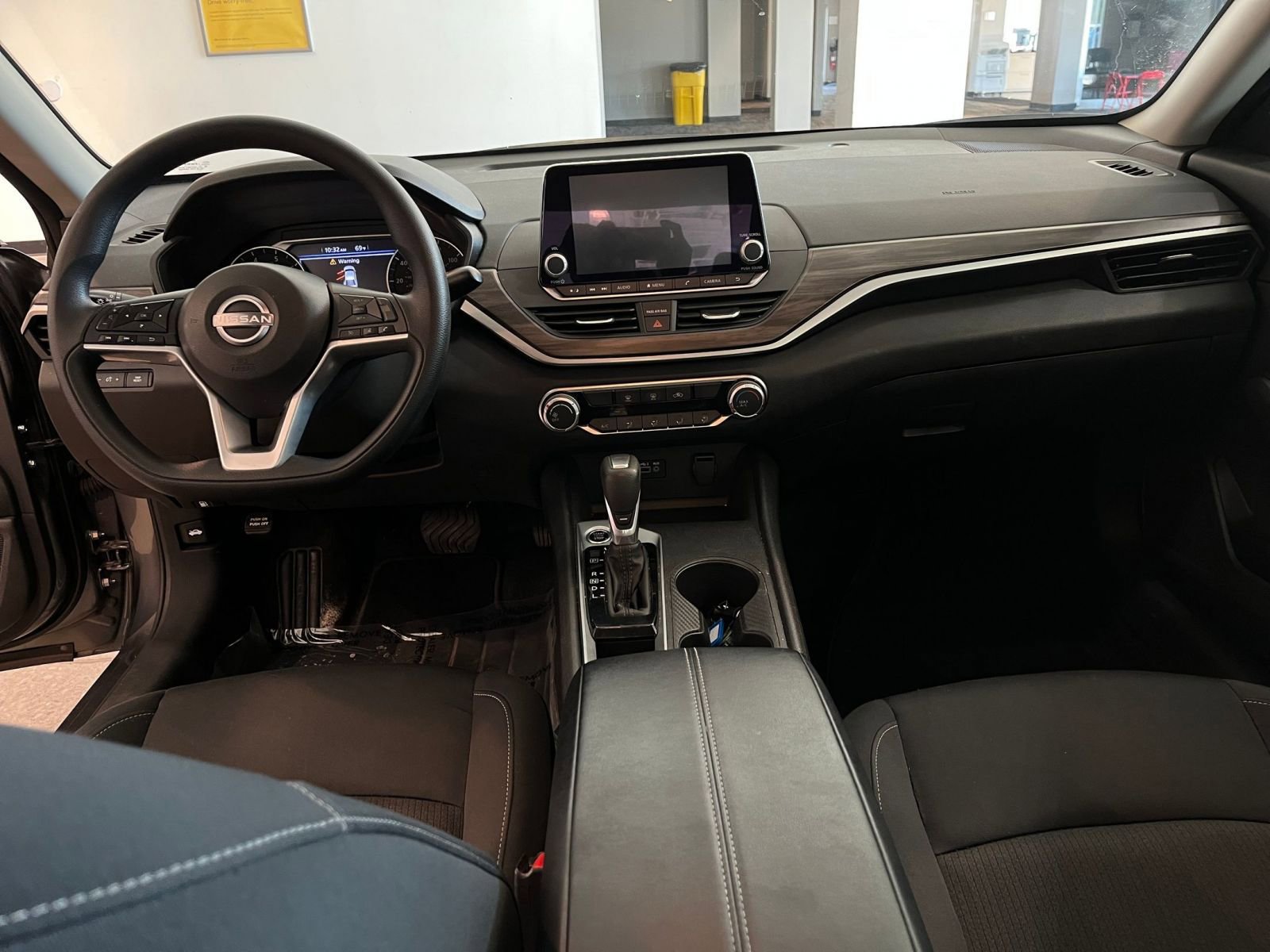 Used 2025 Nissan Altima 2.5 SV image 33