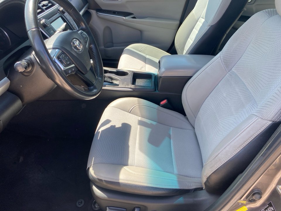 Used 2016 Toyota Camry SE image 34