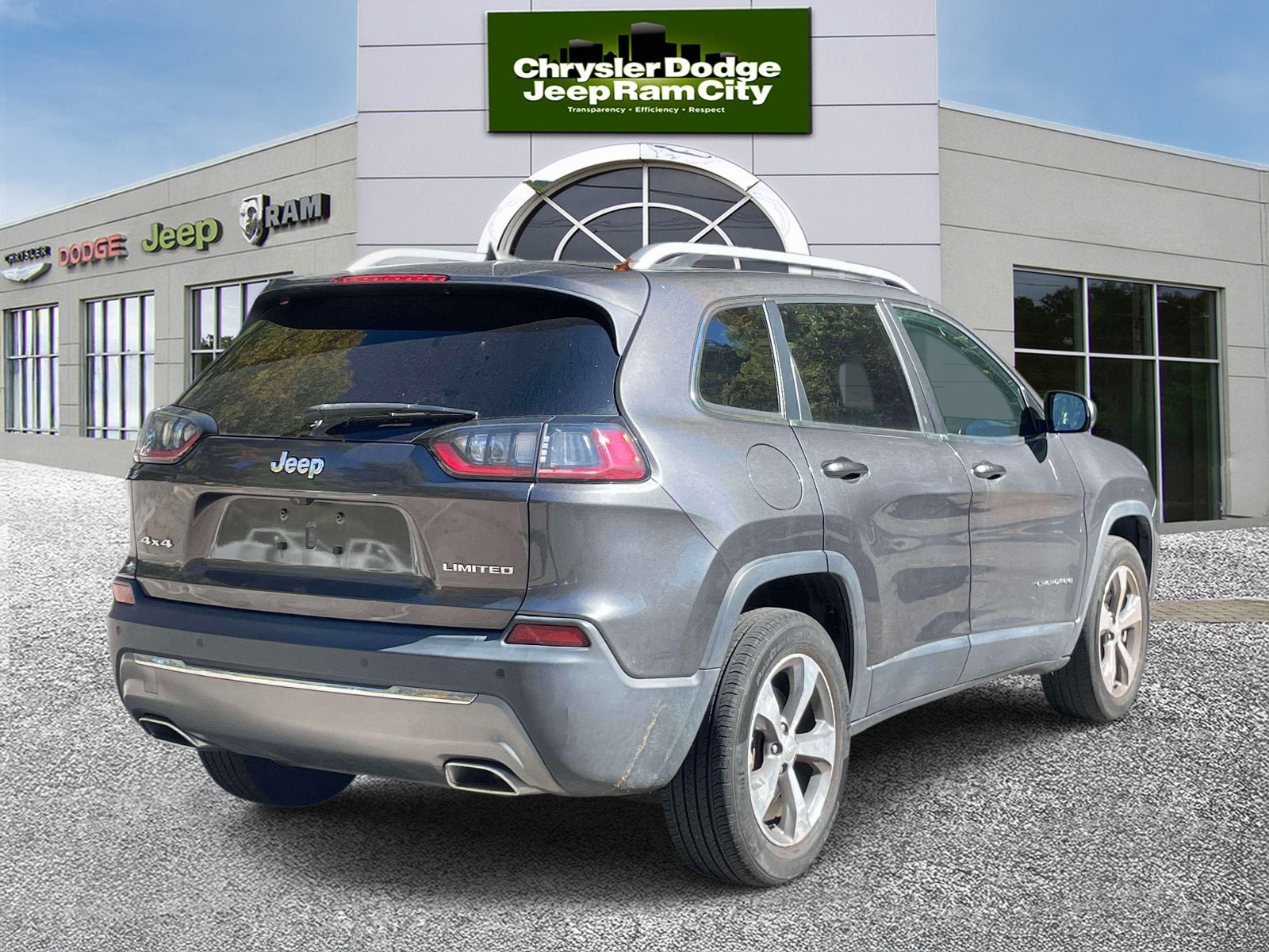 Used 2019 Jeep Cherokee Limited AWD/4WD image 5