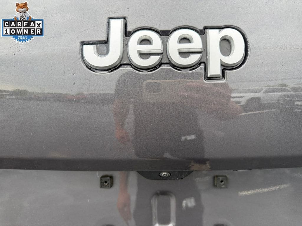 Used 2025 Jeep Grand Cherokee L Laredo w/ Luxury Tech Group I AWD/4WD image 17