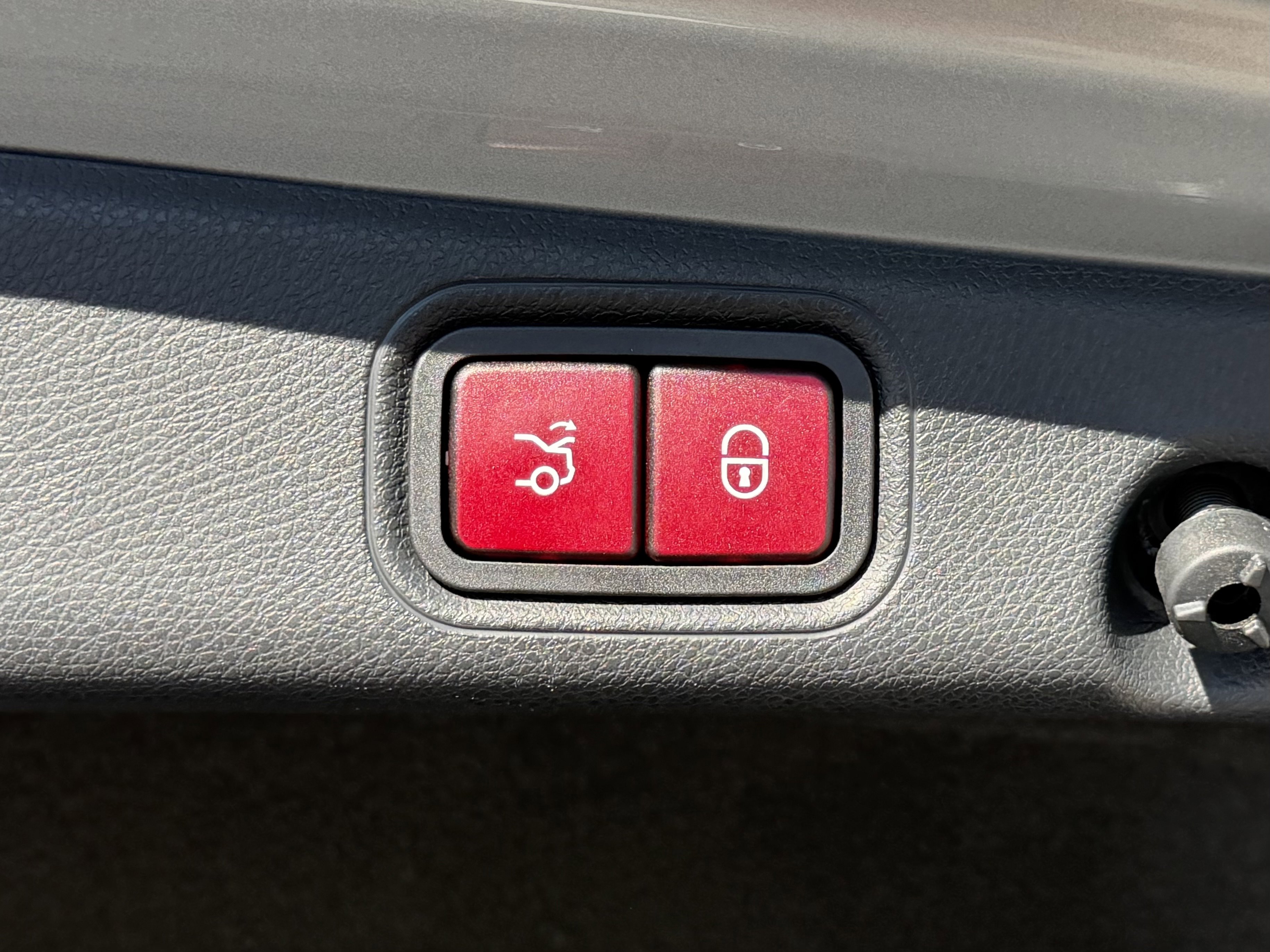 Used 2021 Mercedes-Benz E 350 Sedan w/ Premium Package image 14