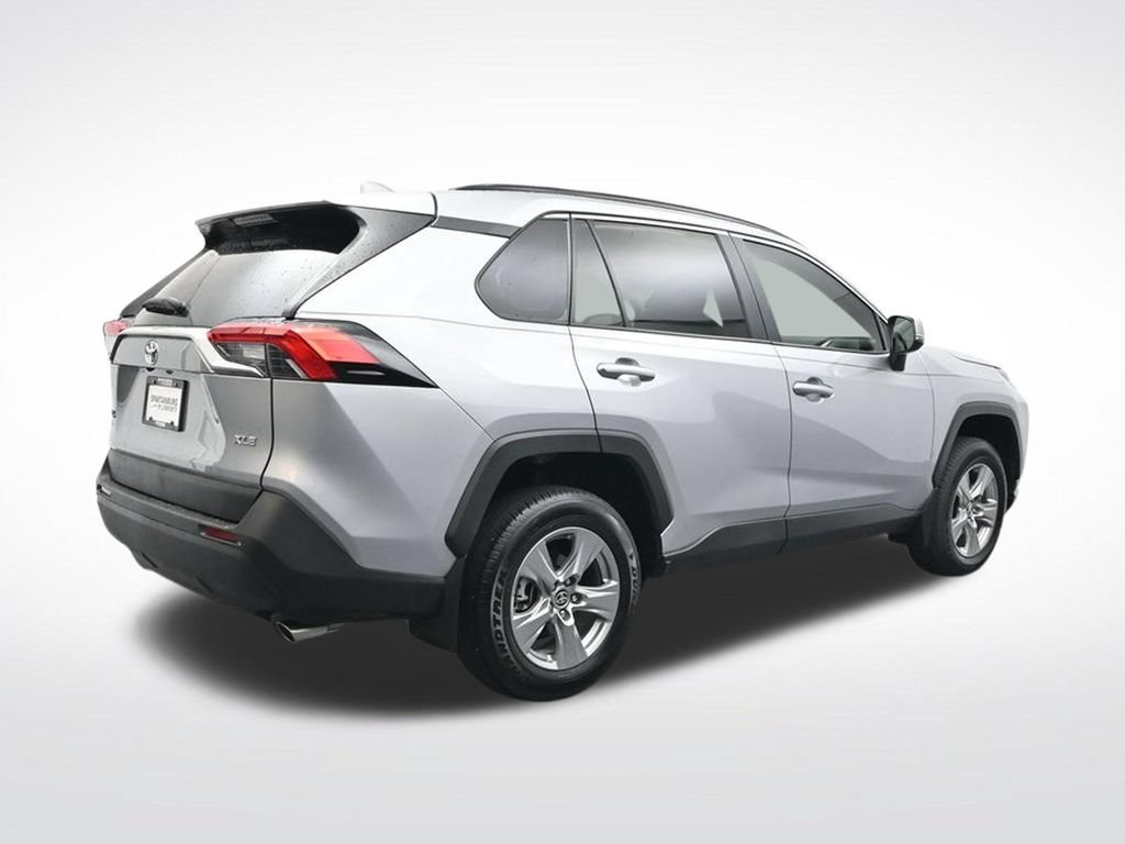 Used 2025 Toyota RAV4 XLE w/ Convenience Package FWD image 8