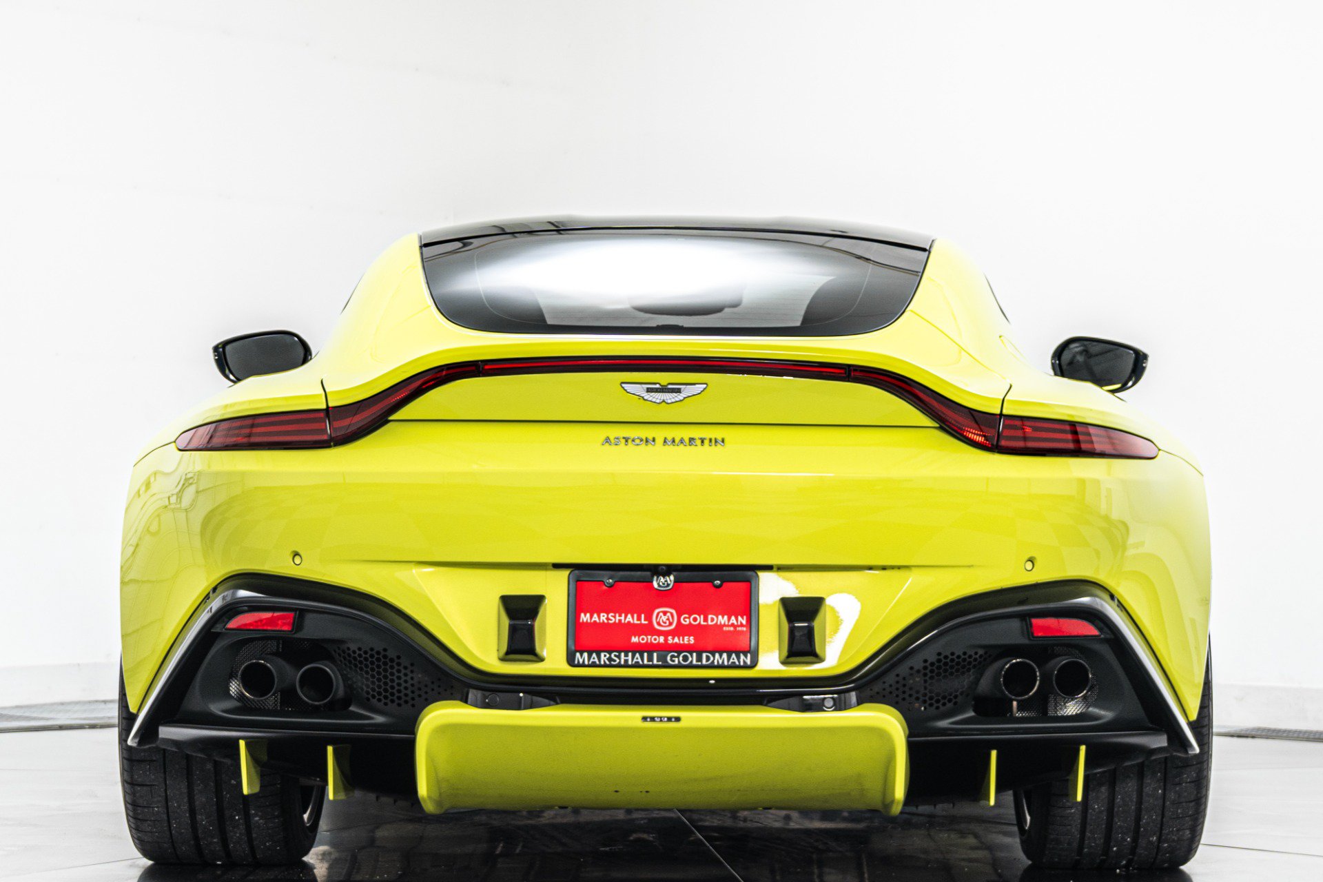 Used 2019 Aston Martin V8 Vantage Coupe RWD image 8