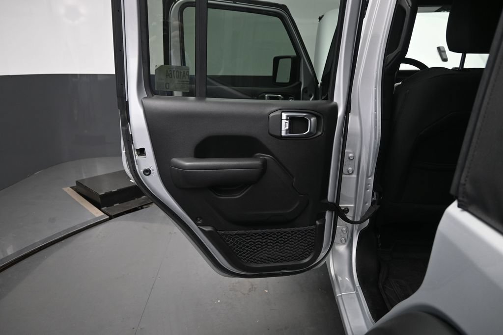 Used 2022 Jeep Wrangler Unlimited Sport AWD/4WD image 16