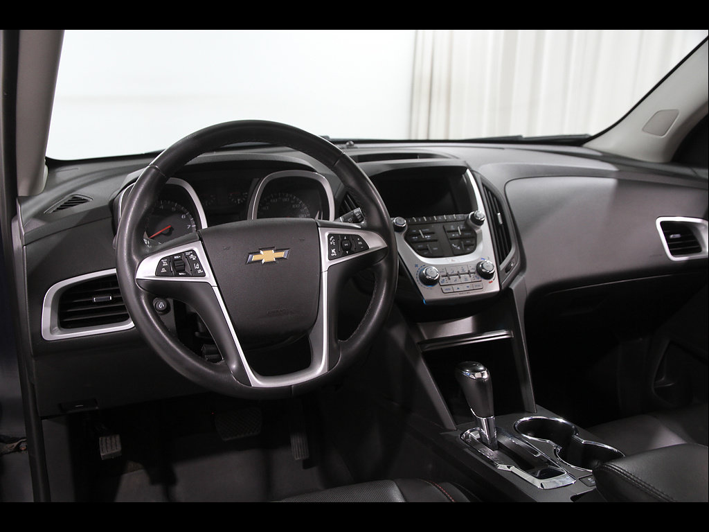 Used 2017 Chevrolet Equinox Premier w/ Enhanced Convenience Package AWD/4WD image 6