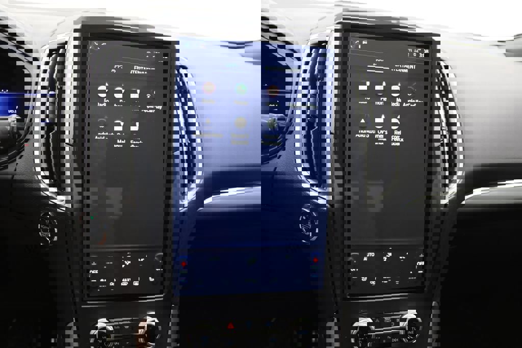 Used 2022 Ford Edge ST-Line image 22