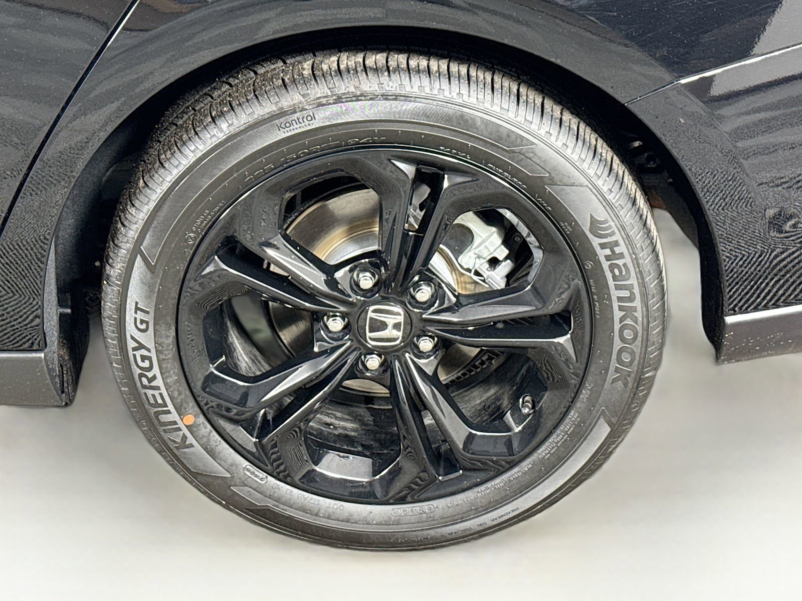 Certified 2025 Honda Accord SE image 9