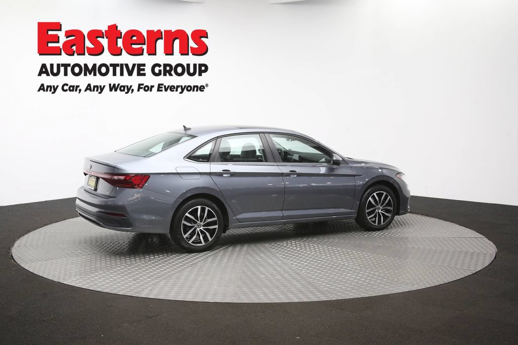 Used 2025 Volkswagen Jetta SE FWD image 42