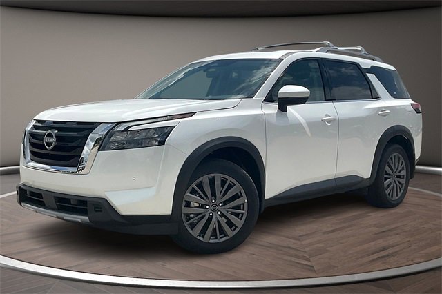 New 2025 Nissan Pathfinder SL w/ SL Premium Package