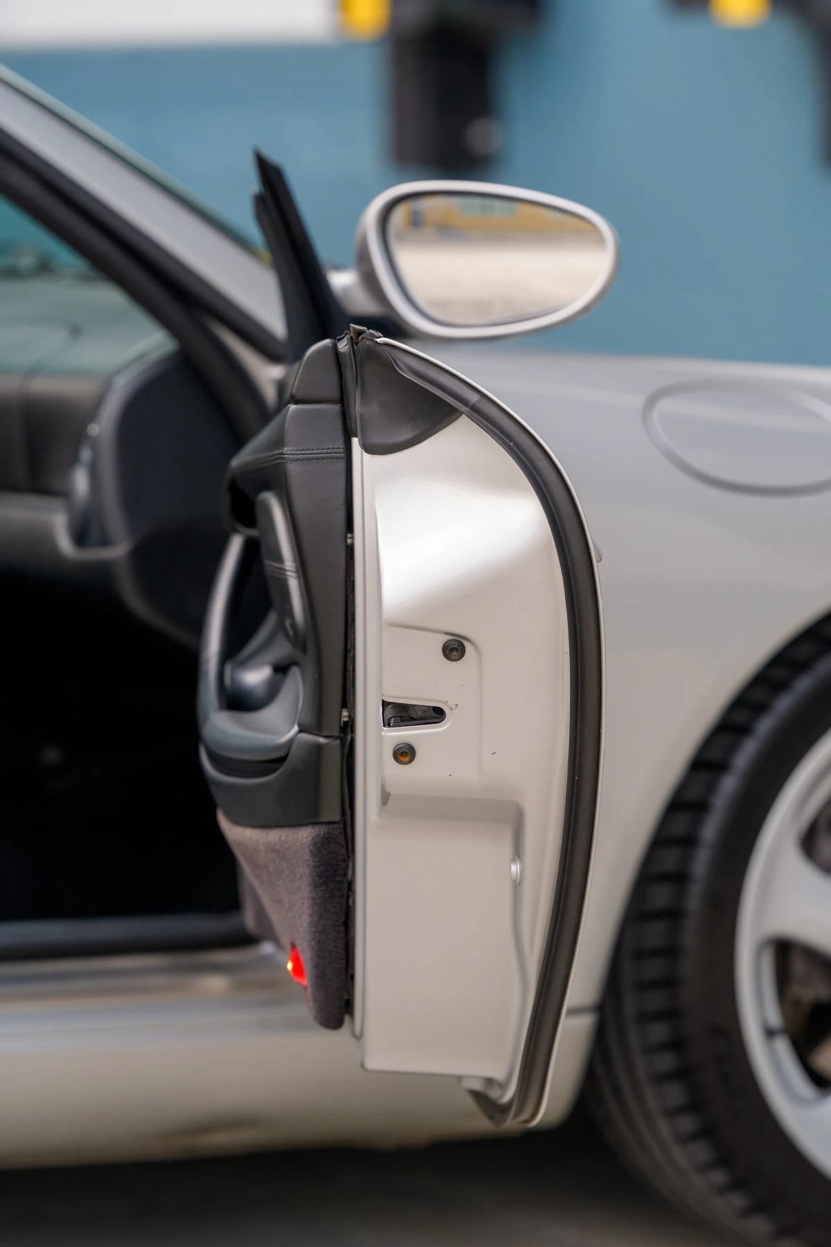 Used 1999 Porsche Boxster RWD image 2