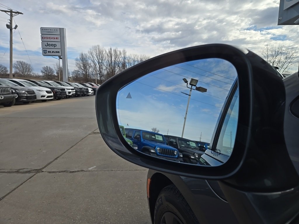 Used 2020 Chrysler Pacifica Limited w/ Advanced Safetytec Group image 29