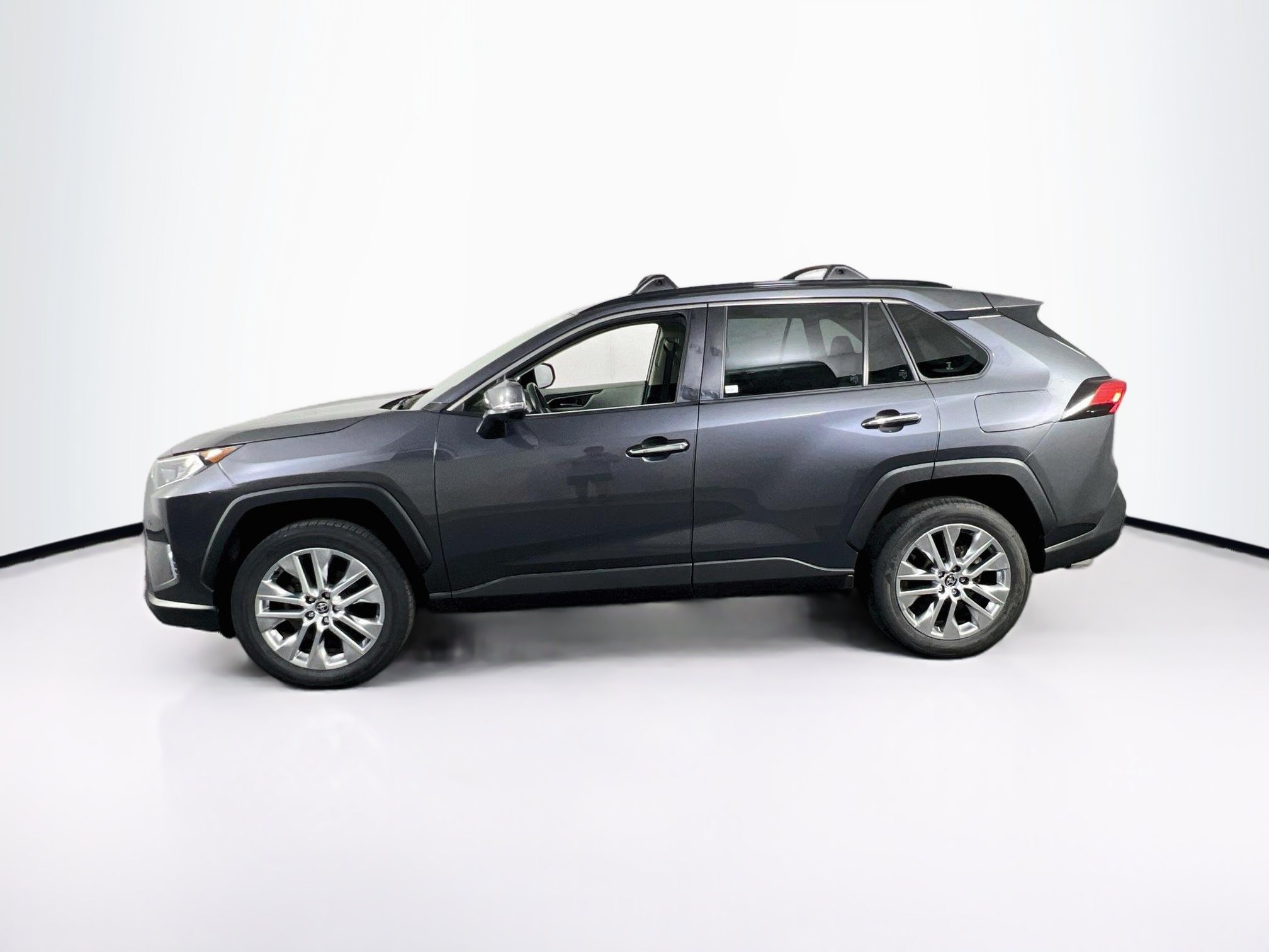 Used 2020 Toyota RAV4 Limited AWD/4WD image 8