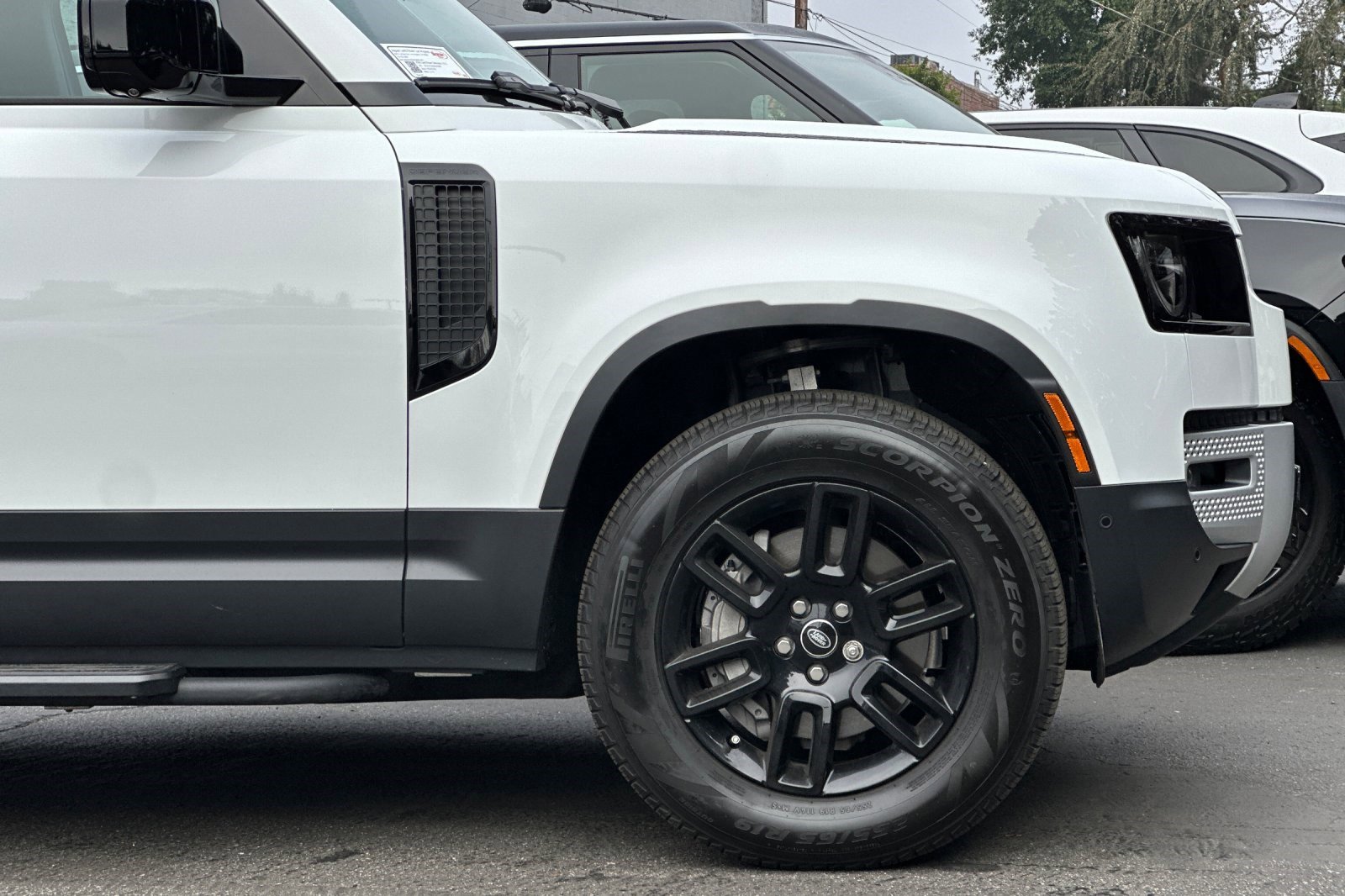 Used 2025 Land Rover Defender 110 S image 36