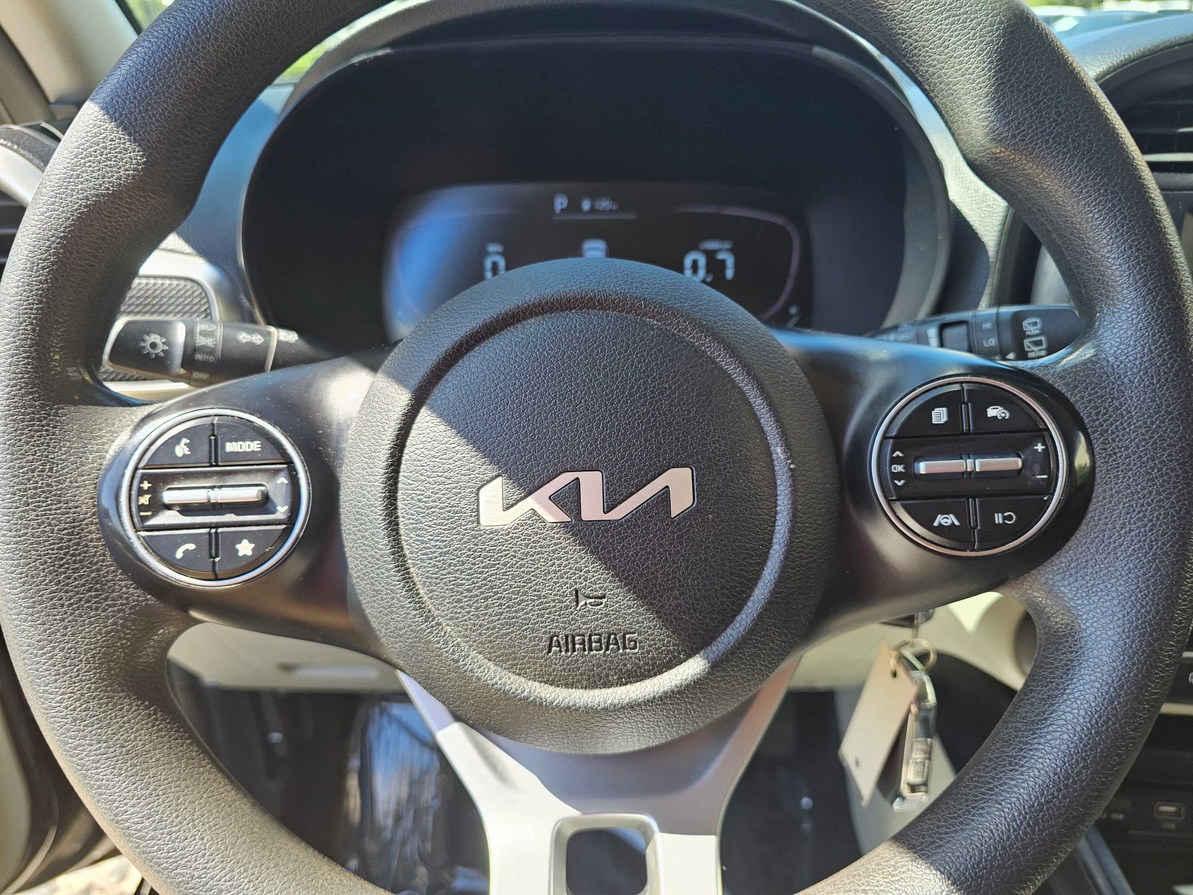 Used 2023 Kia Soul LX FWD image 11