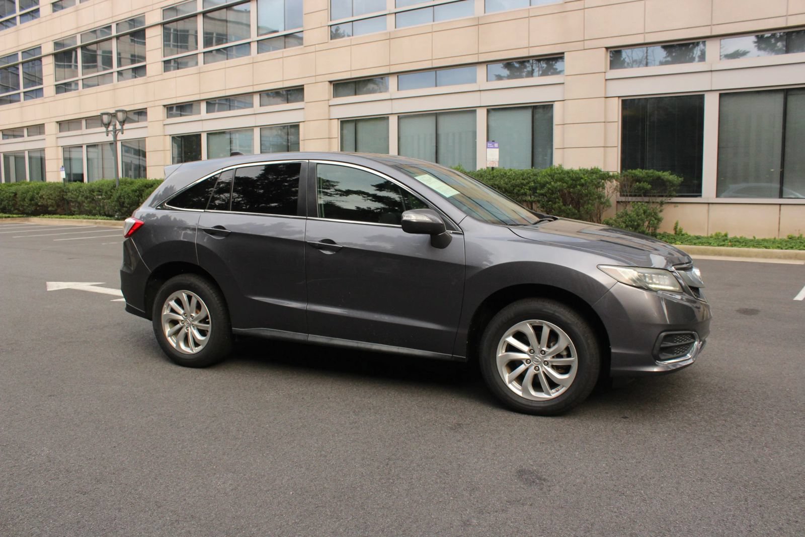Used 2018 Acura RDX AWD image 2