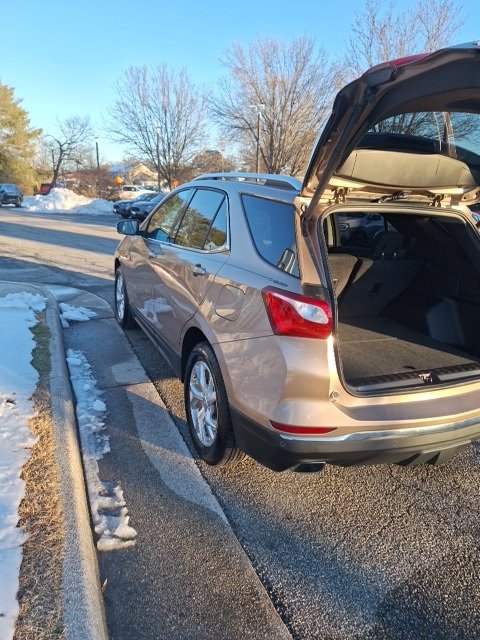 Used 2018 Chevrolet Equinox LT w/ Sun & Infotainment Package image 9