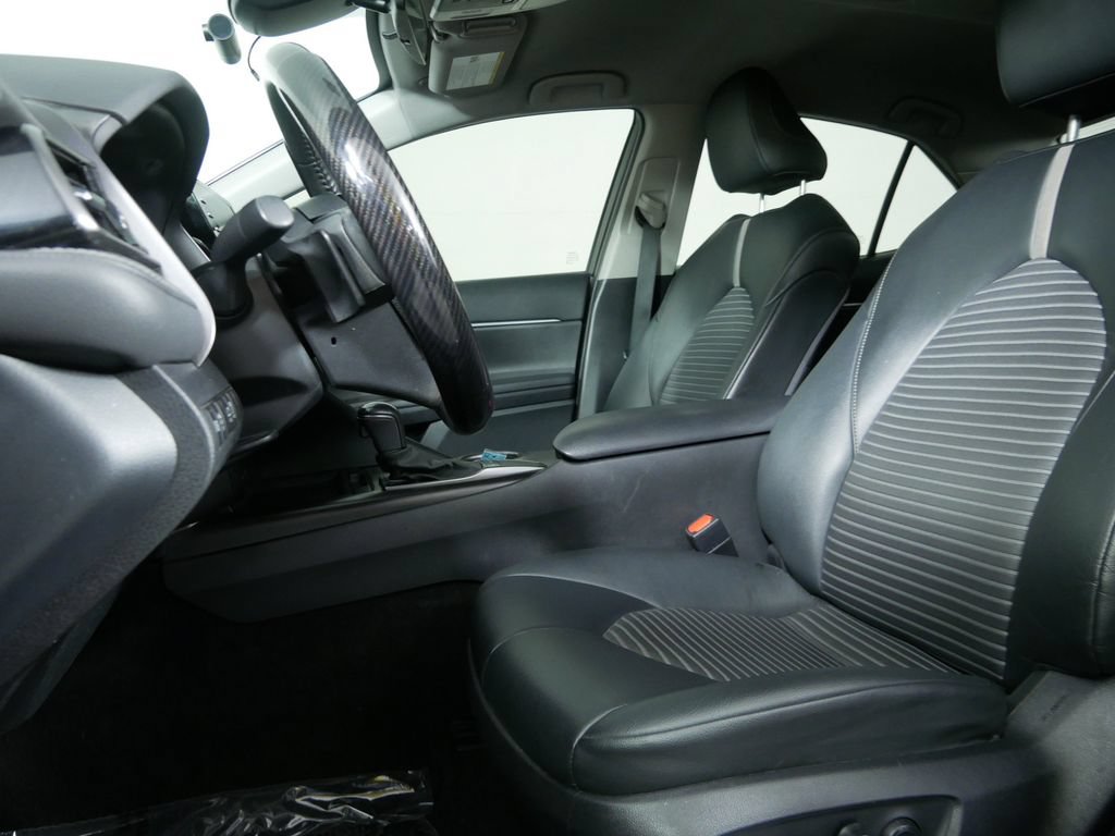 Used 2023 Toyota Camry SE FWD image 14