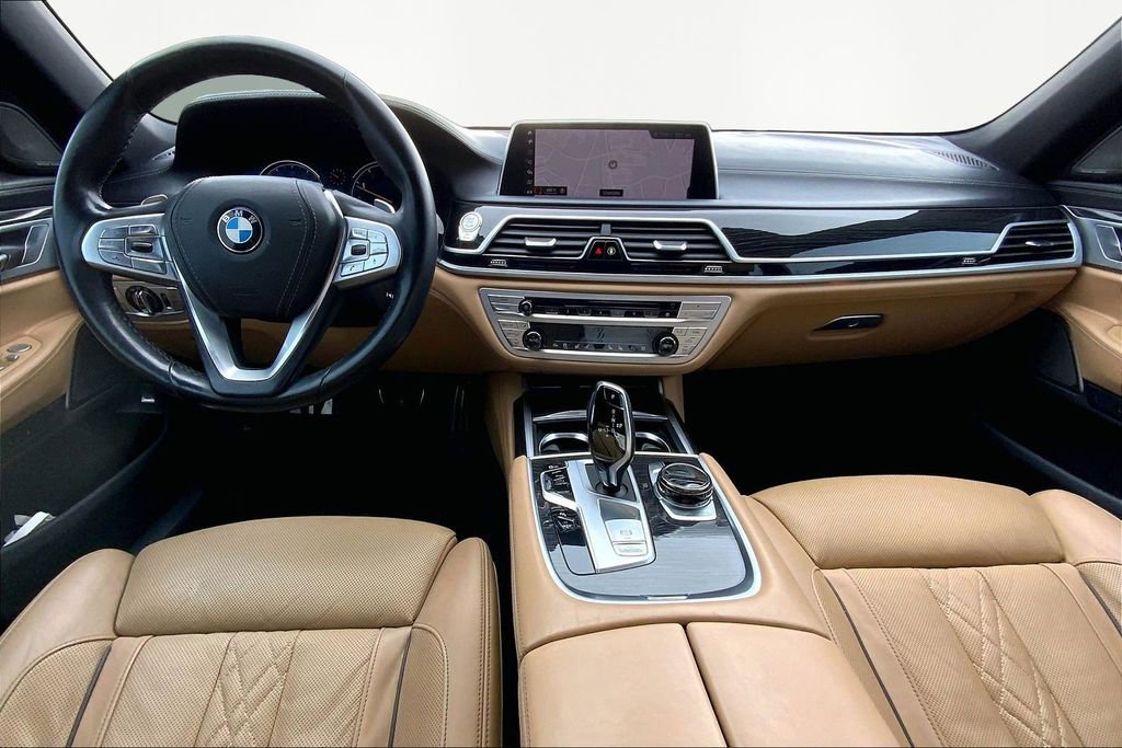 Used 2019 BMW 740i w/ Executive Package image 7