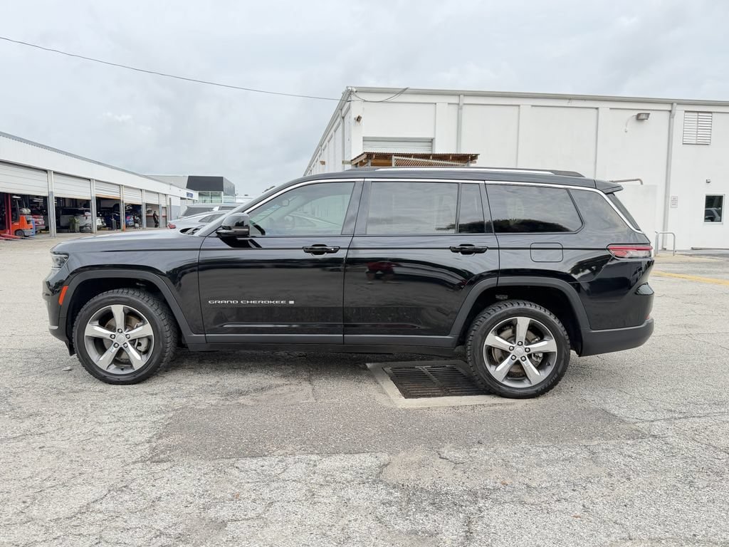 Used 2022 Jeep Grand Cherokee L Limited RWD image 8