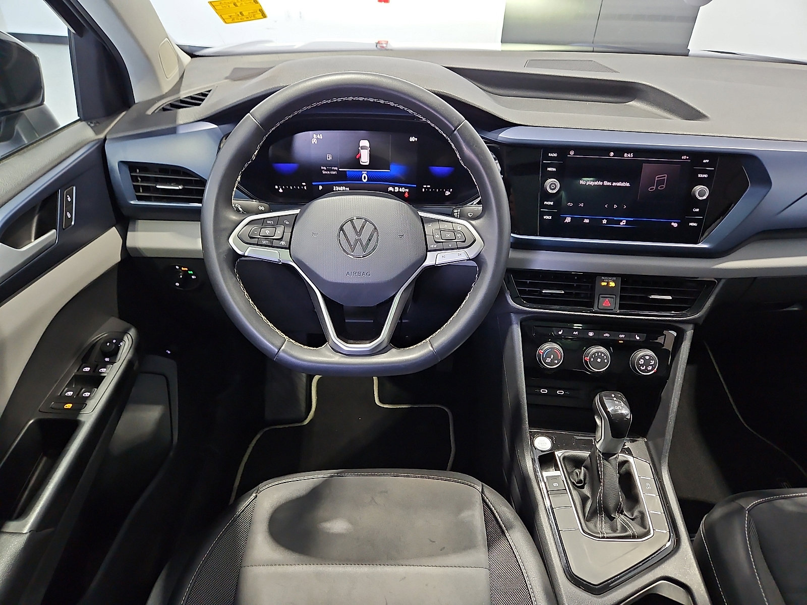 Certified 2023 Volkswagen Taos SE w/ Panoramic Sunroof Package FWD image 7