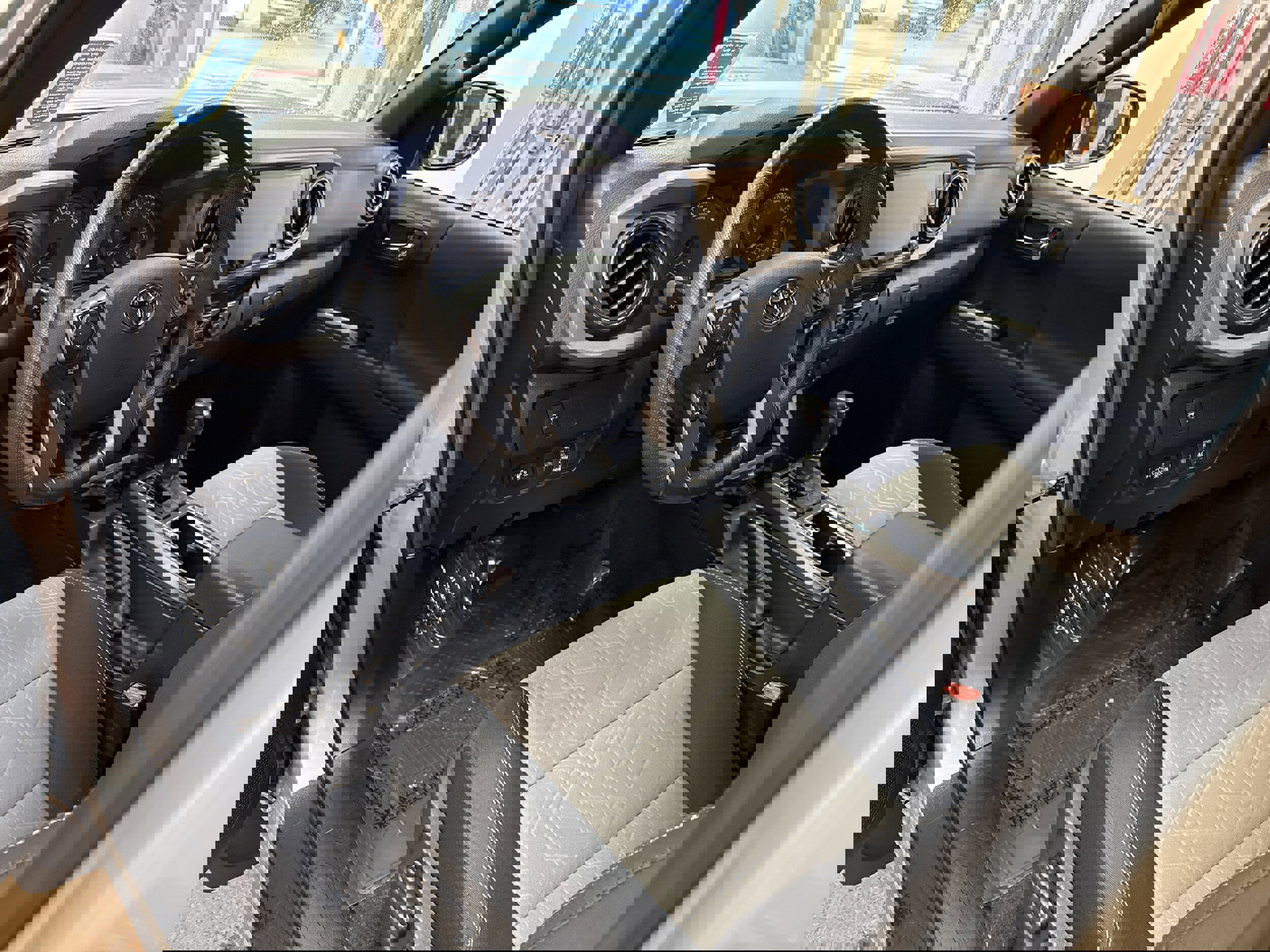 Used 2022 Toyota Tacoma TRD Off-Road image 26