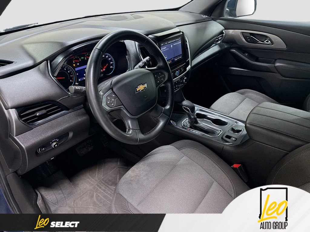 Used 2023 Chevrolet Traverse LT FWD image 9