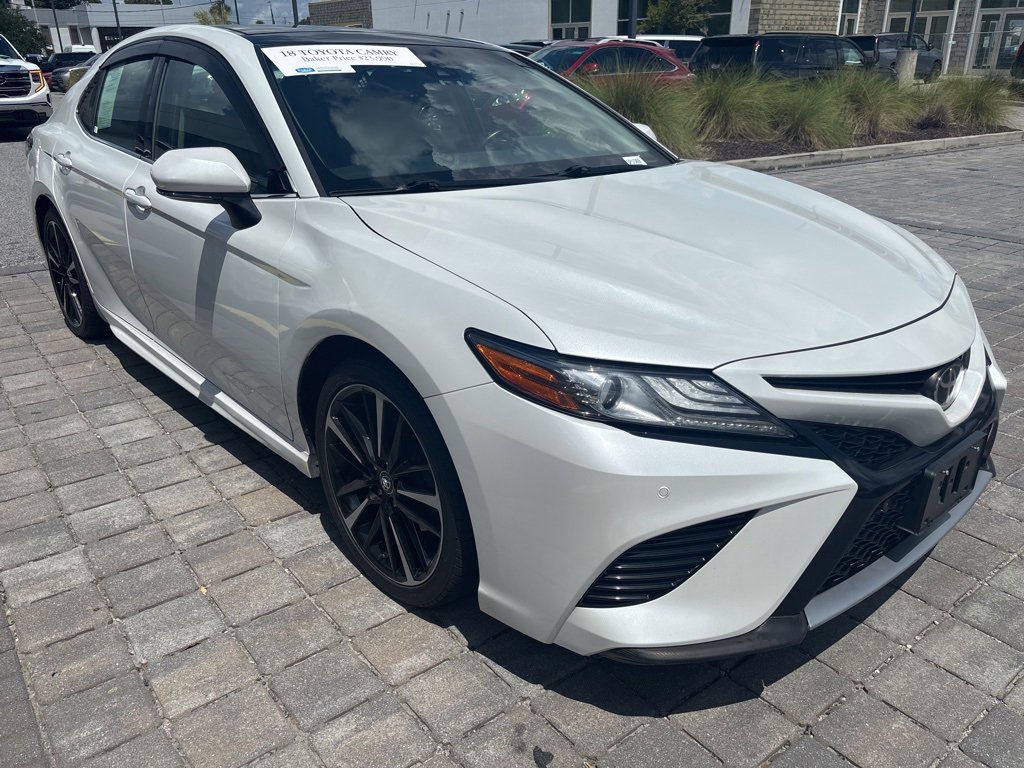 Used 2018 Toyota Camry XSE image 3