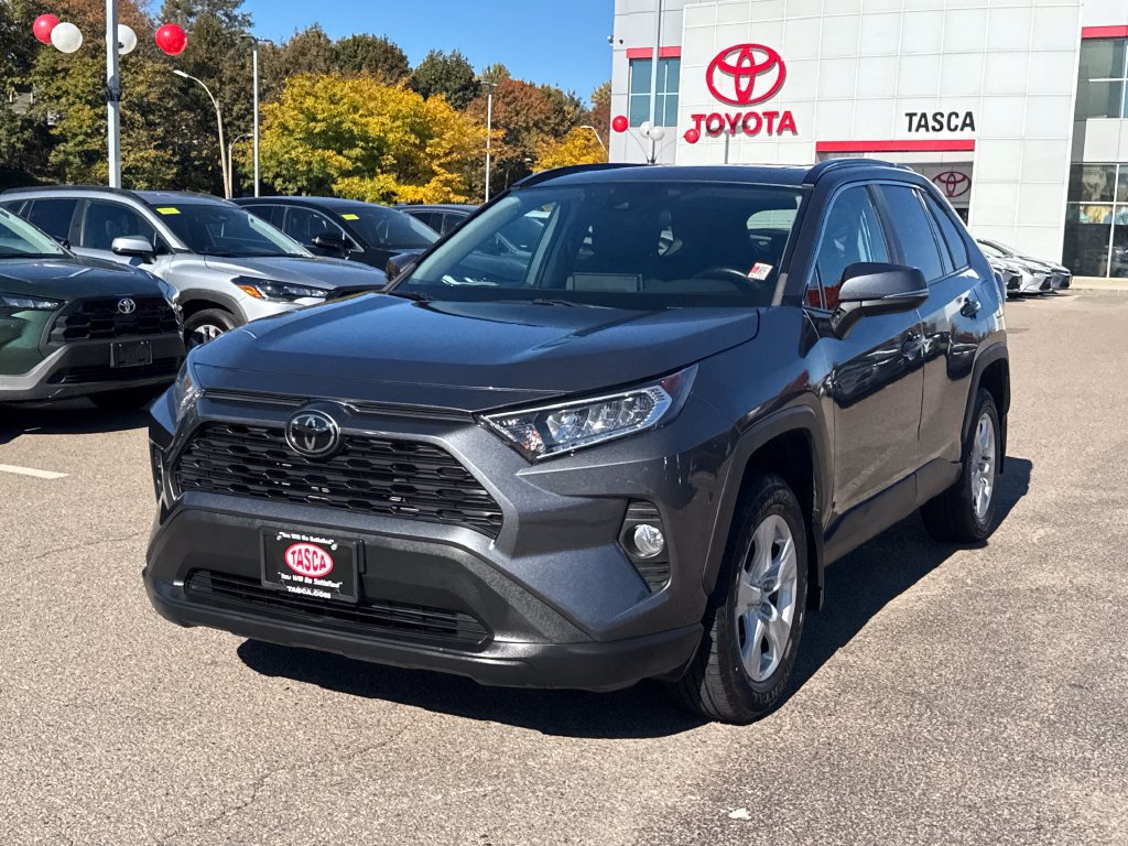Used 2021 Toyota RAV4 XLE w/ Convenience Package AWD/4WD image 3