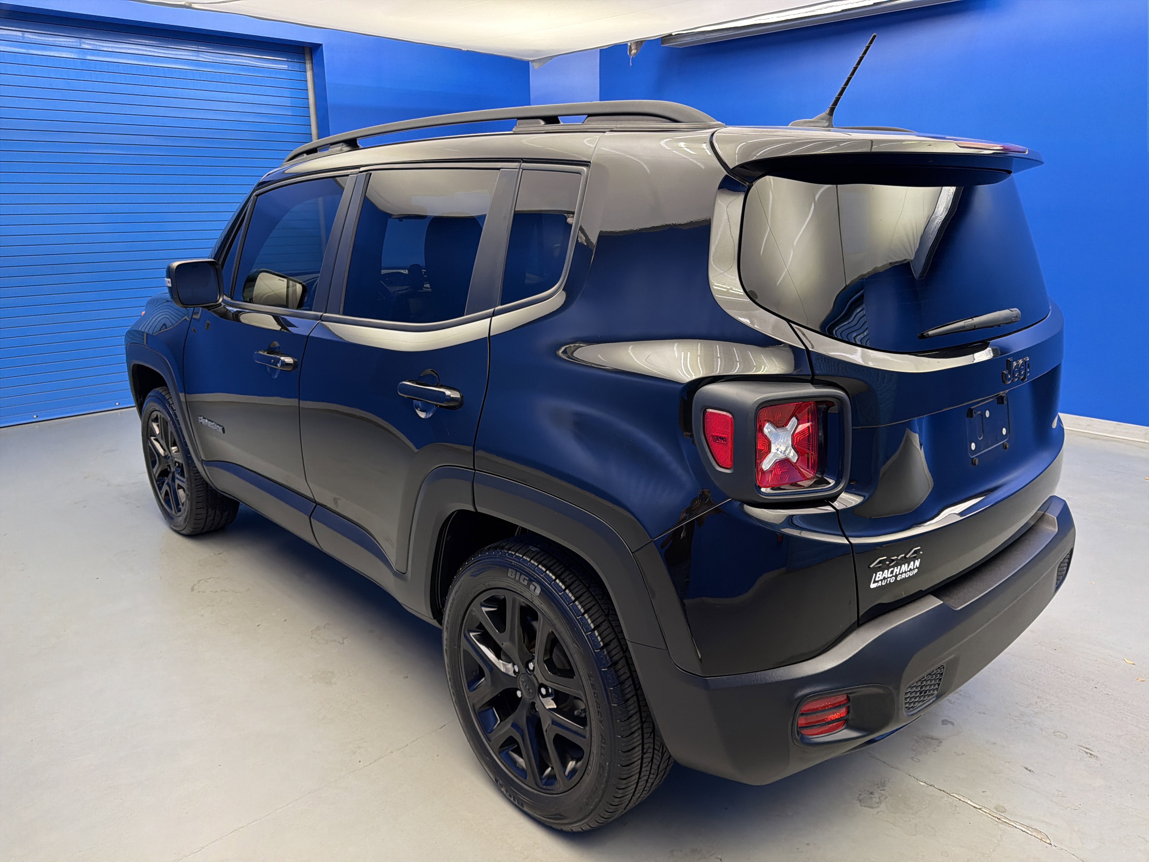 Used 2017 Jeep Renegade Altitude AWD/4WD image 5