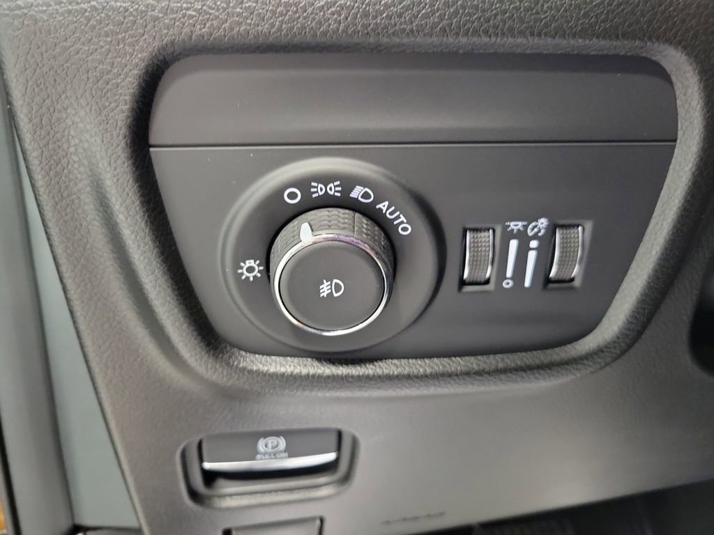 New 2026 Jeep Grand Cherokee Limited AWD/4WD image 13