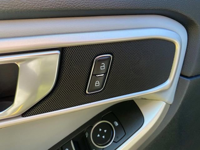 Used 2023 Ford Explorer XLT w/ Equipment Group 202A image 15