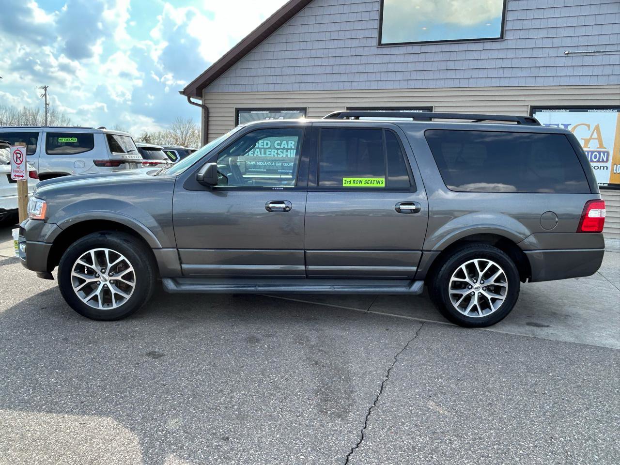 Used 2015 Ford Expedition EL XLT w/ Equipment Group 202A RWD image 8