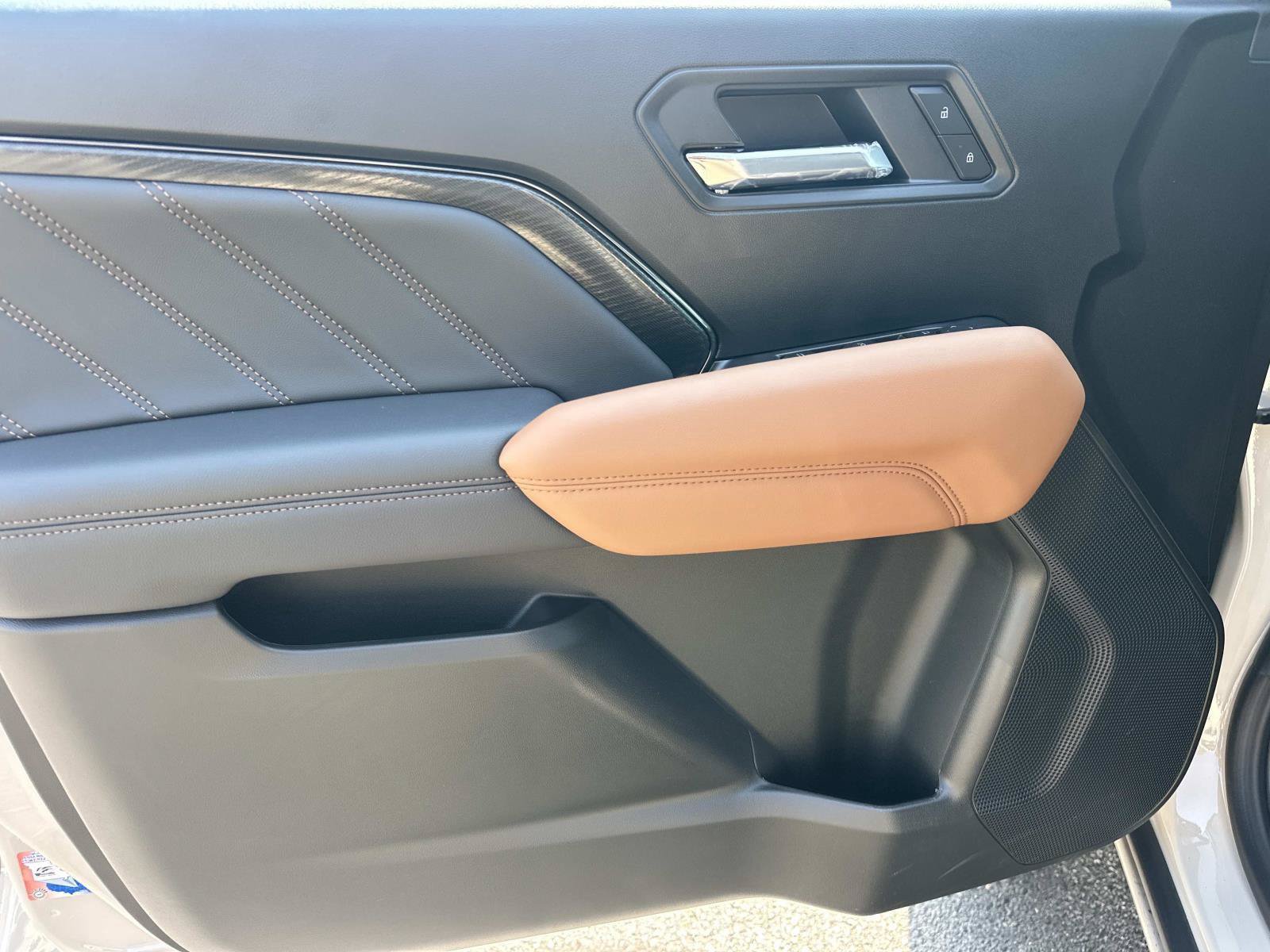New 2026 GMC Canyon AT4 w/ Technology Plus Package AWD/4WD image 6