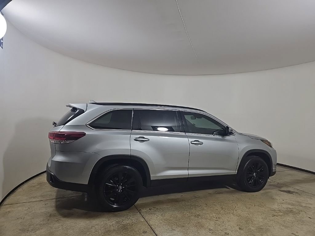 Used 2019 Toyota Highlander SE image 6