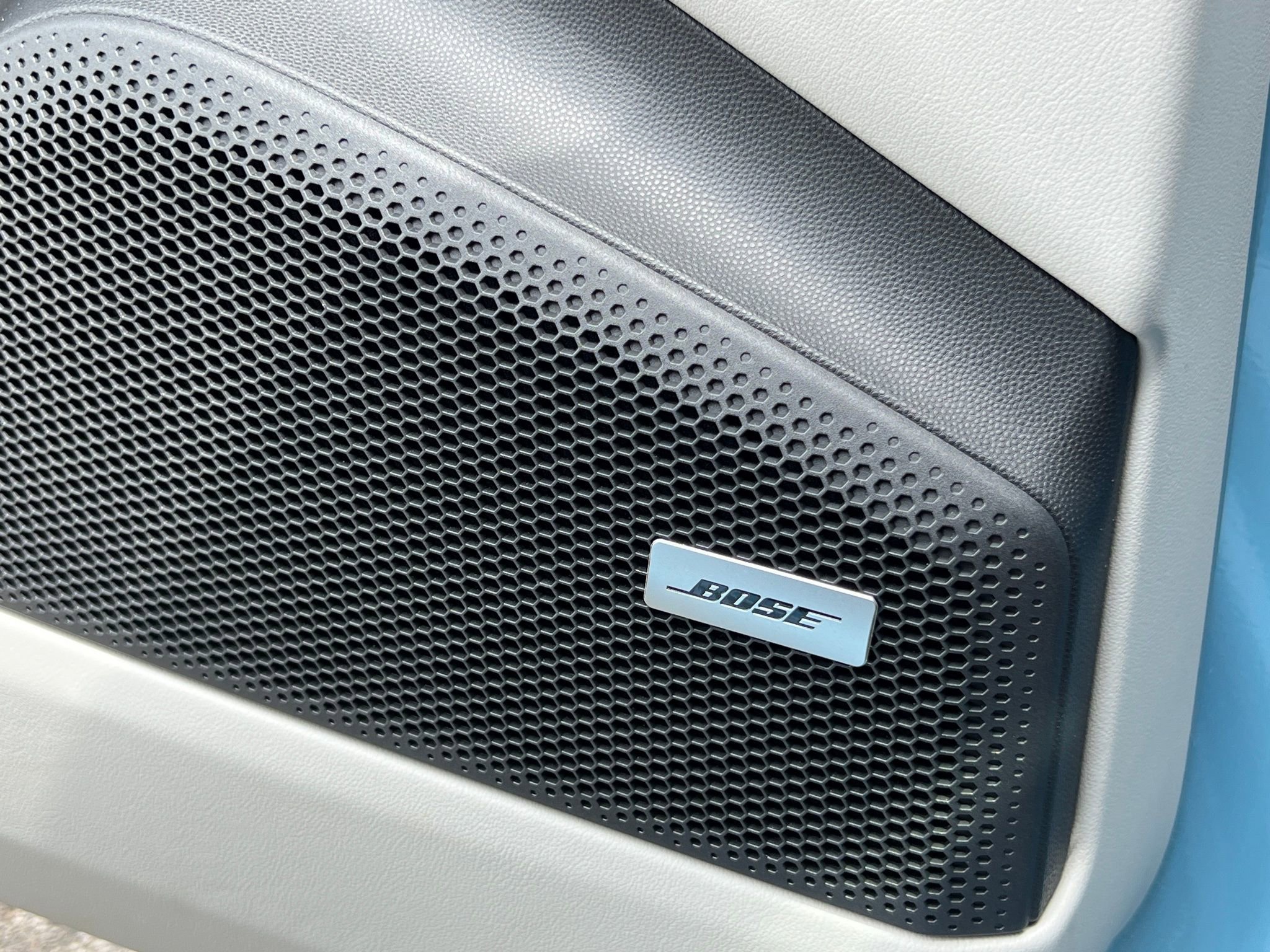 Used 2025 Porsche Macan Electric w/ Premium Package RWD image 20