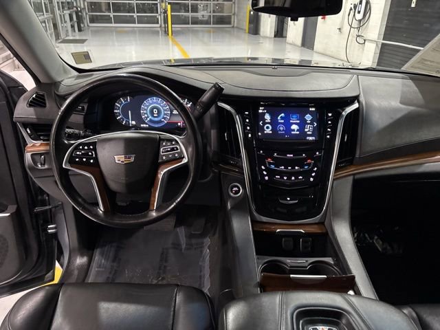 Used 2019 Cadillac Escalade Premium Luxury image 18